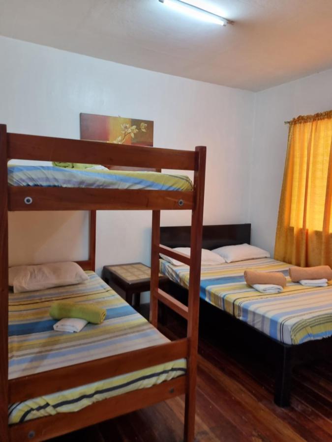 Southpoint Hostel Moalboal Szoba fotó